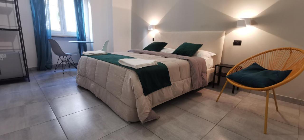 Hi Relais Rooms Napoli Bagian luar foto