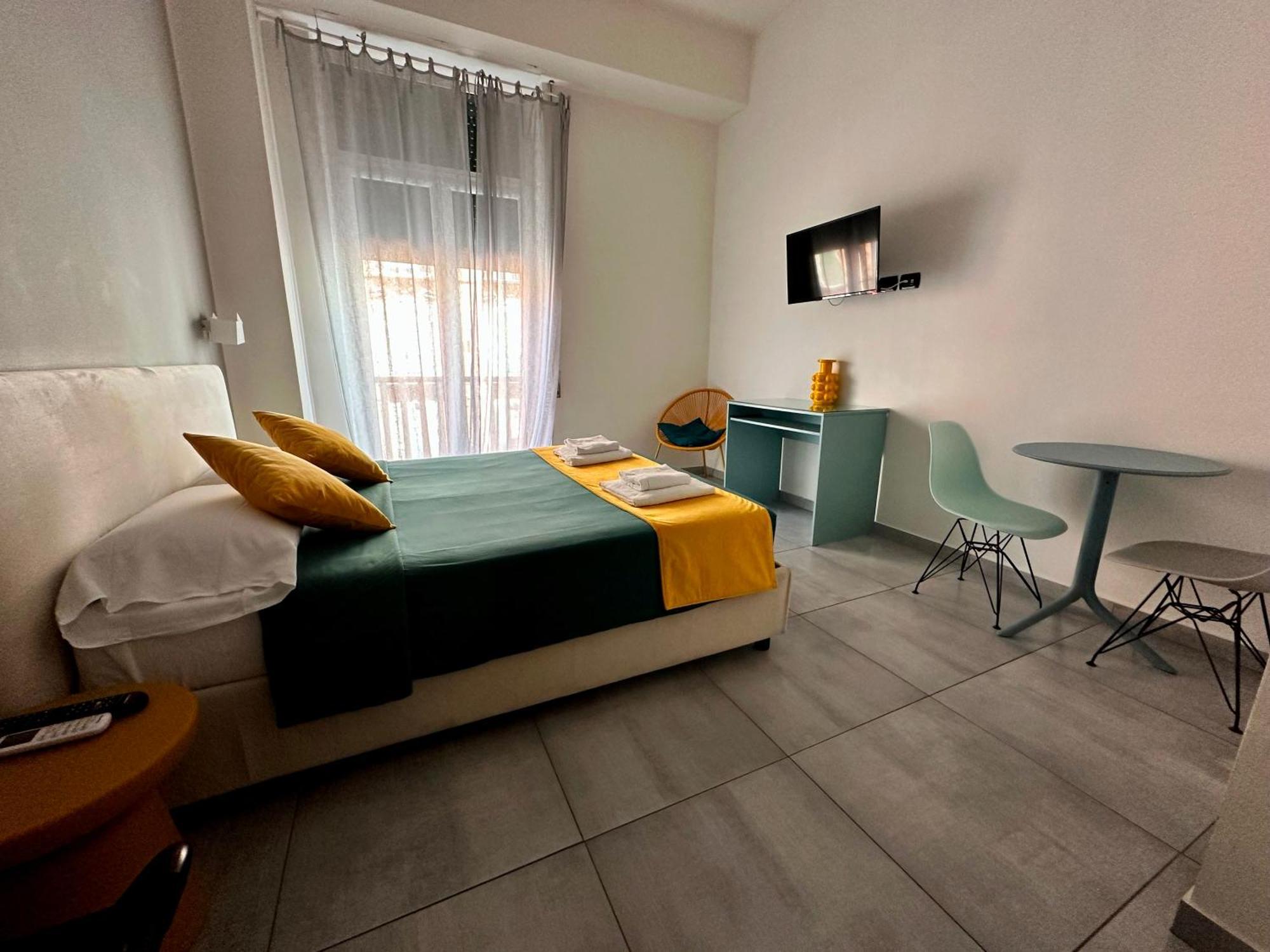 Hi Relais Rooms Napoli Bagian luar foto